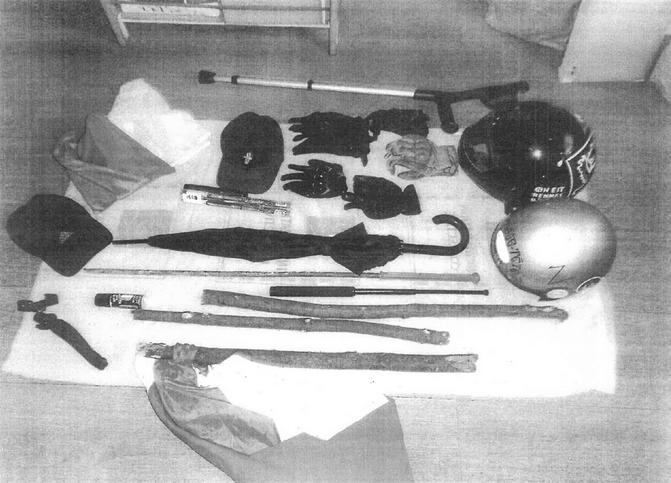 Exemple de l'arsenal retrouvé sur des protagonistes, lors des émeutes racistes de Romans-sur-Isère le 25 novembre 2023