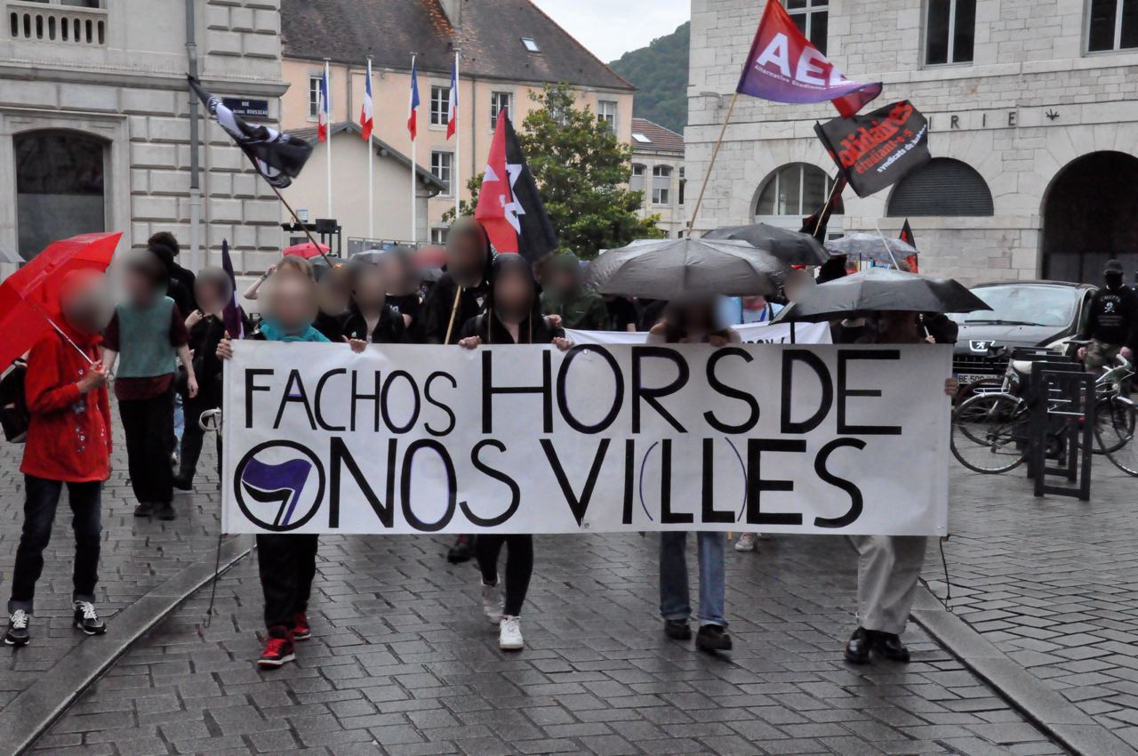 À Besançon, plusieurs centaines de manifestant·e·s commémorent Clément Méric et les luttes antifascistes