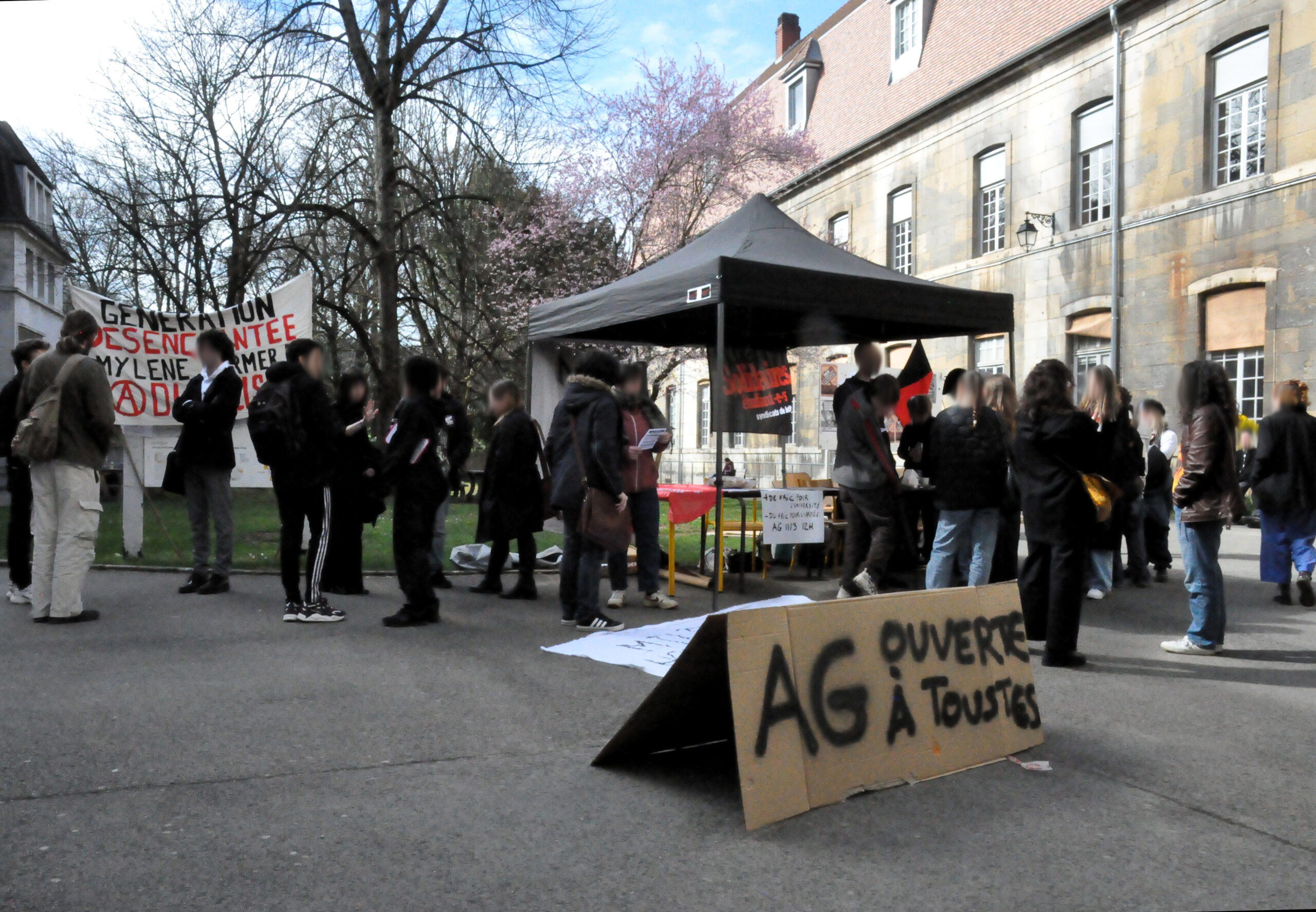 Le mouvement étudiant tente de se structurer